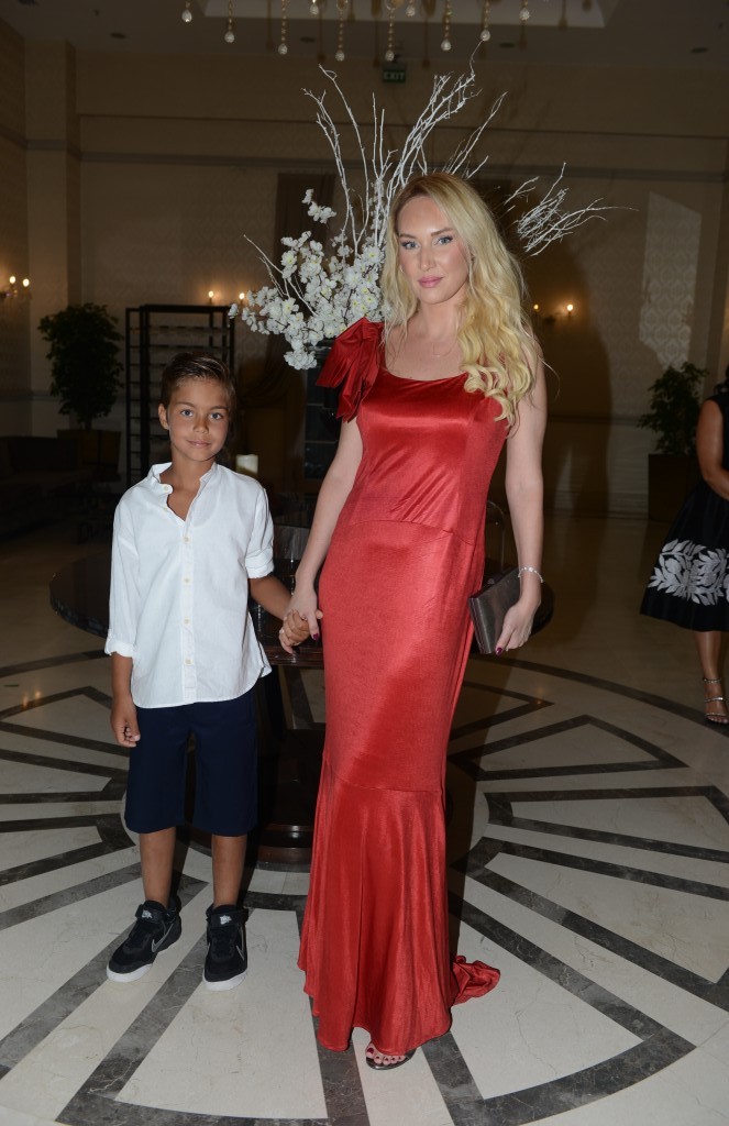 Emrah Efe onuruna görkemli gece