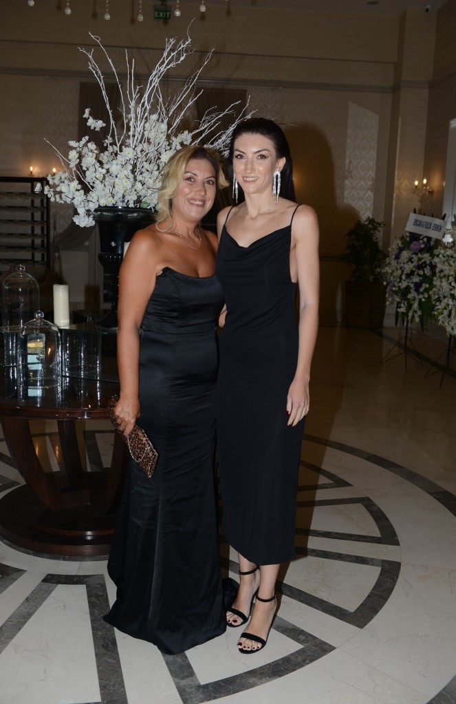 Emrah Efe onuruna görkemli gece