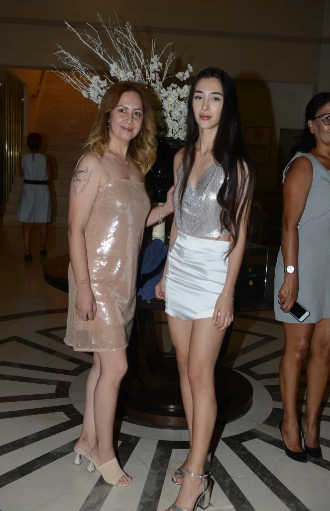 Emrah Efe onuruna görkemli gece