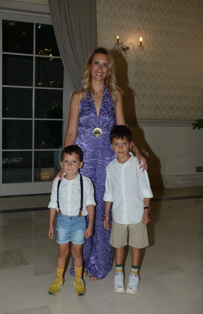 Emrah Efe onuruna görkemli gece