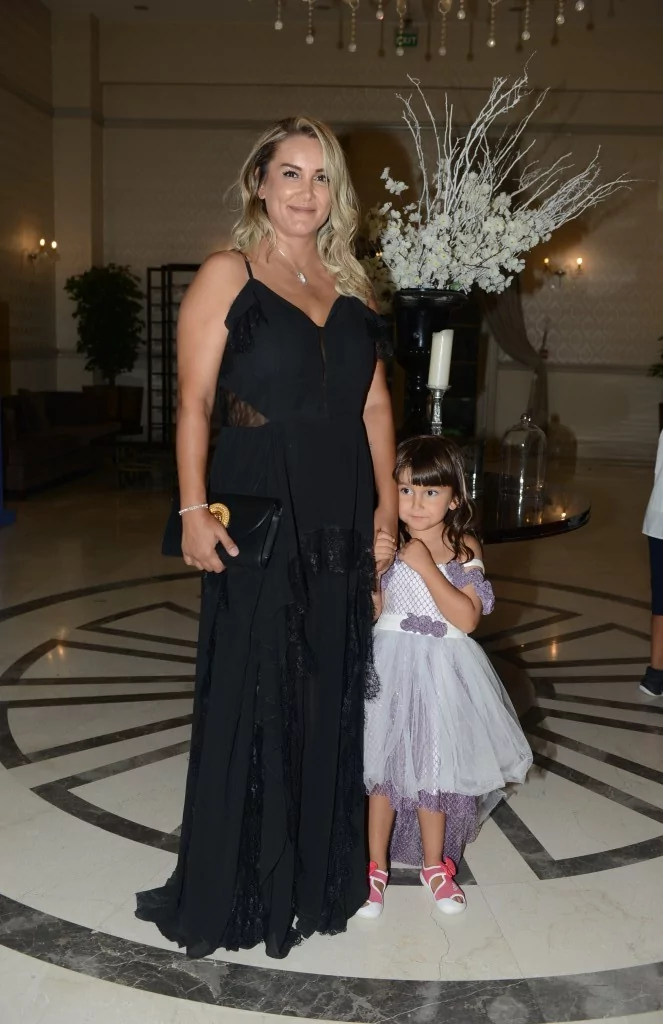 Emrah Efe onuruna görkemli gece