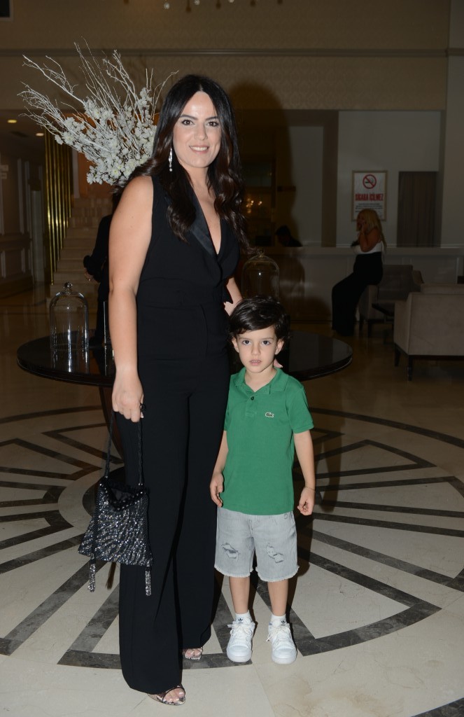 Emrah Efe onuruna görkemli gece