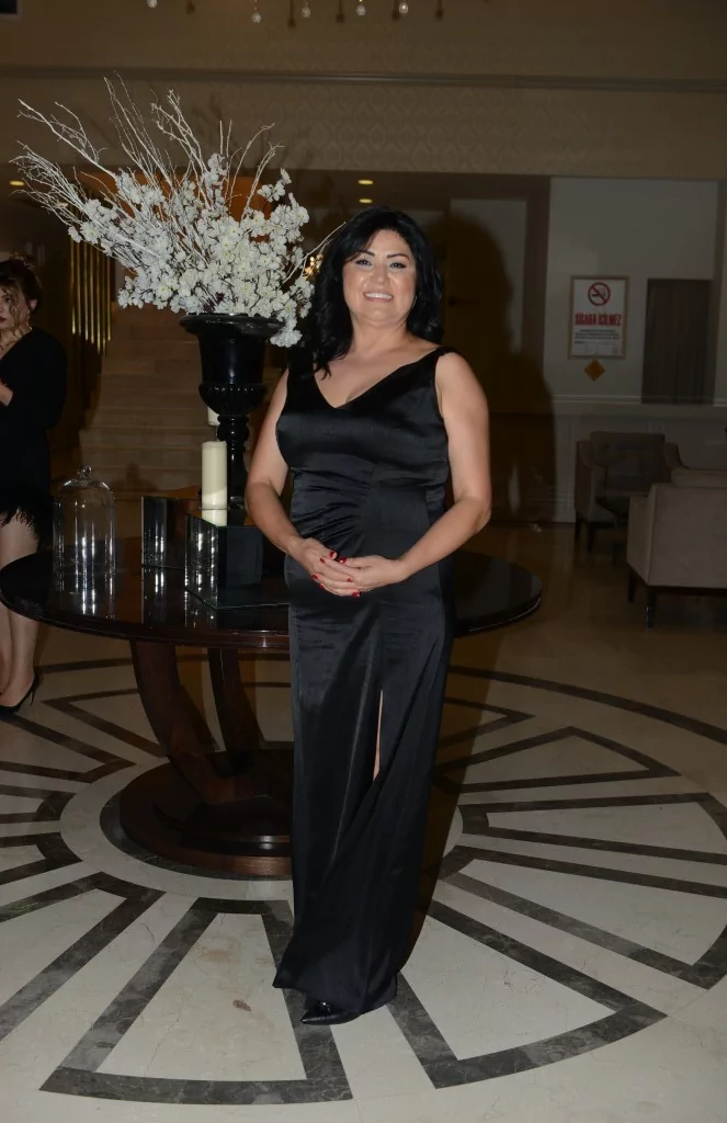 Emrah Efe onuruna görkemli gece