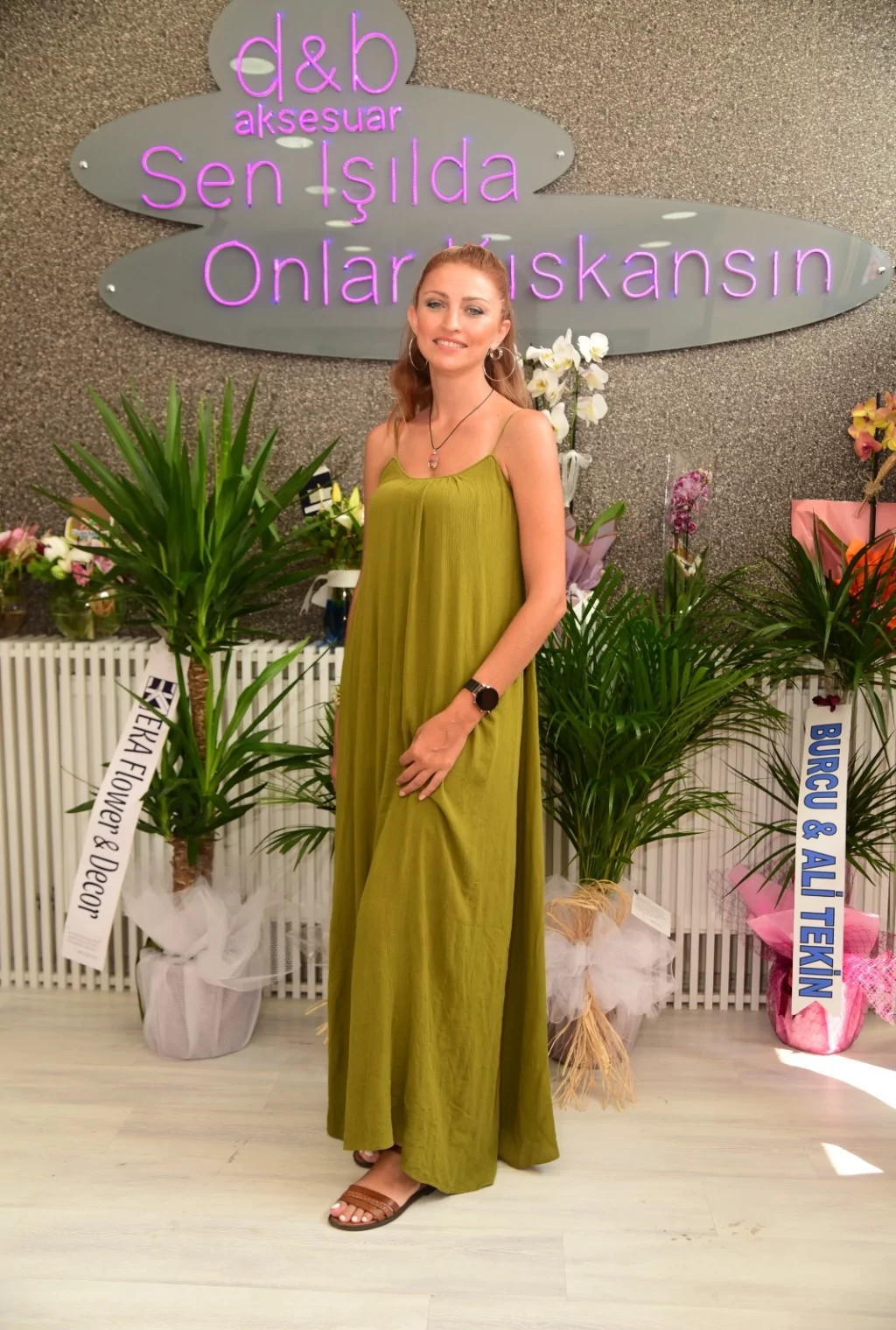 DB Aksesuar'dan ışıltılı açılış