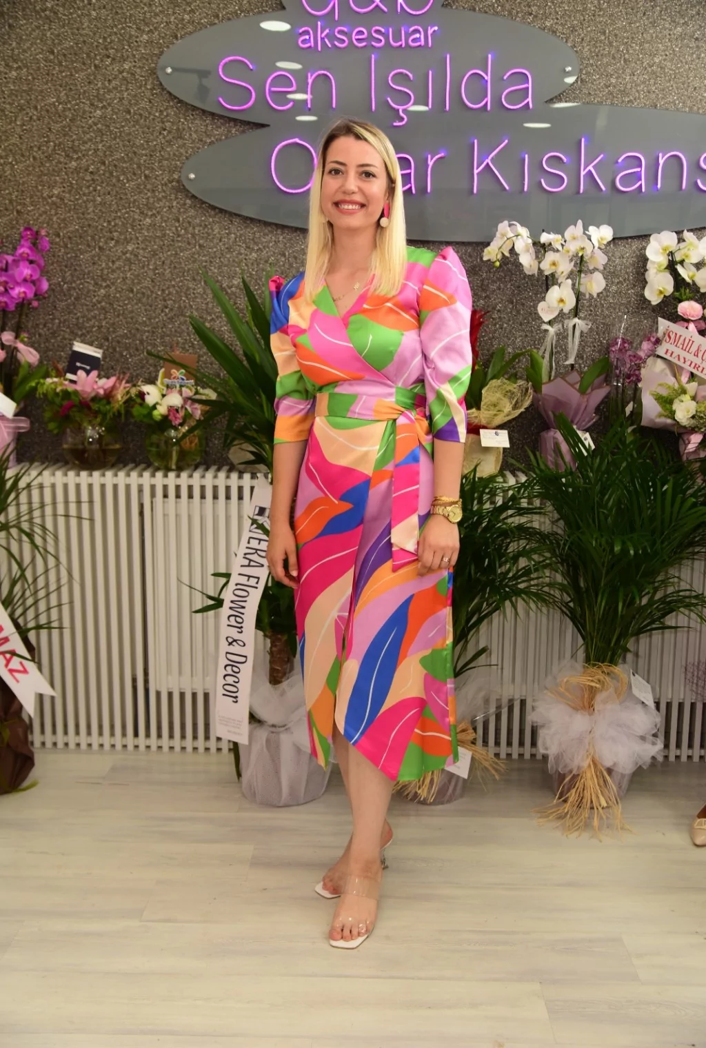 DB Aksesuar'dan ışıltılı açılış