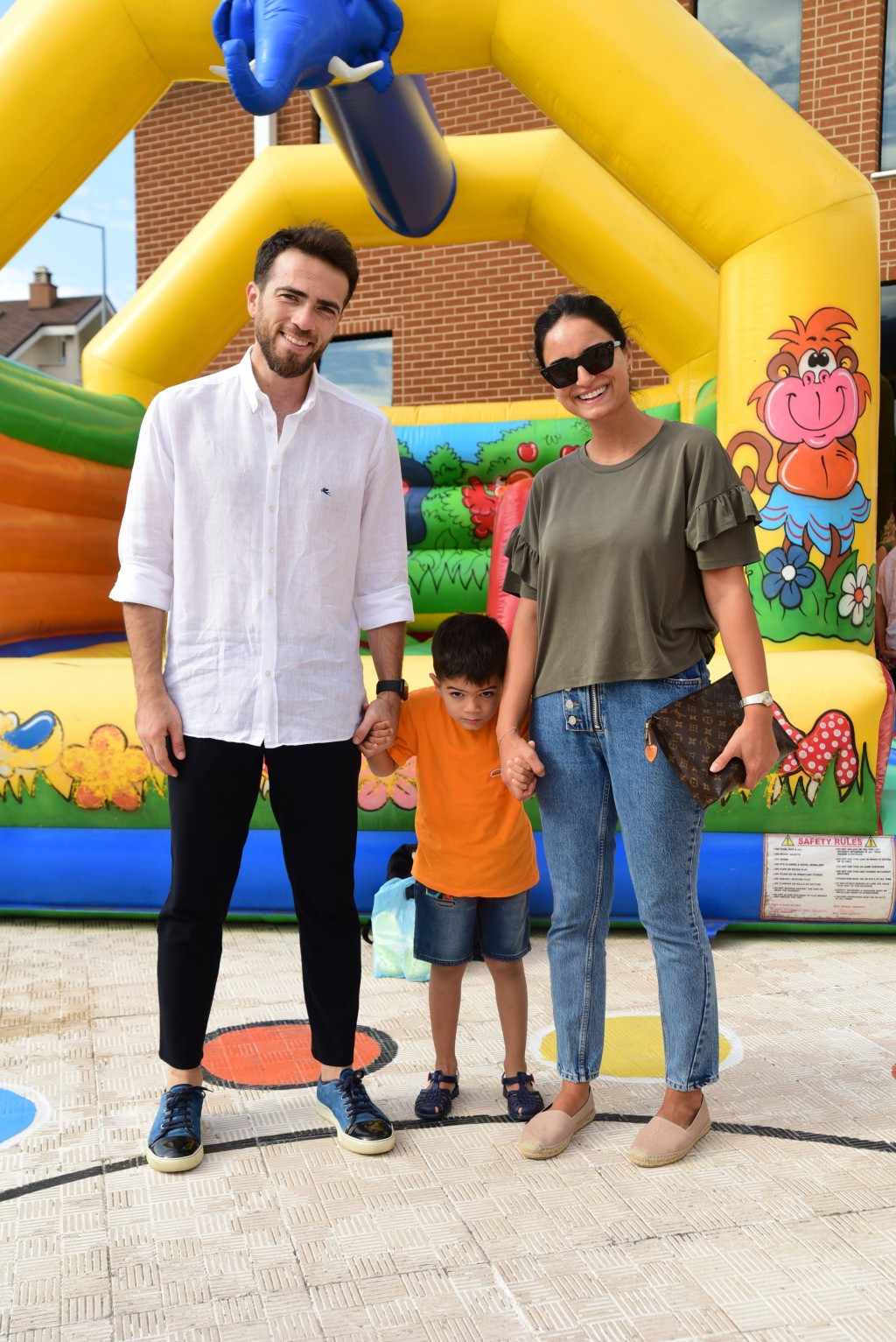 Egeberk'te ders zili çaldı... Miniklerden okula eğlenceli merhaba