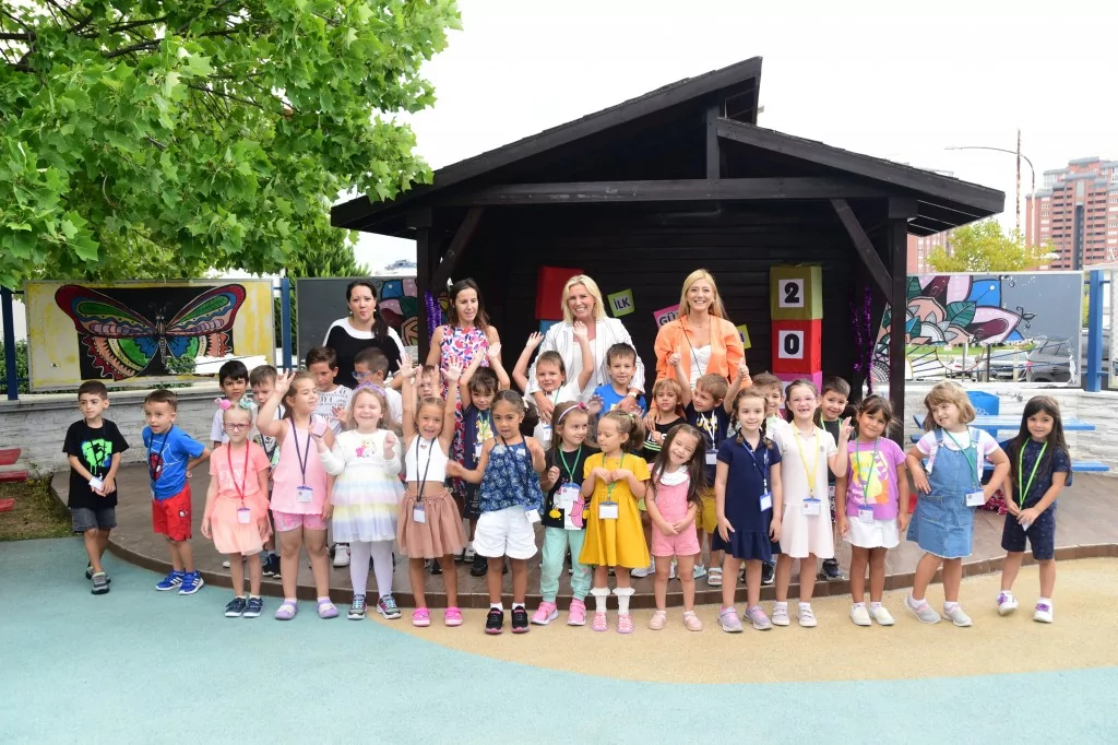 Egeberk'te ders zili çaldı... Miniklerden okula eğlenceli merhaba