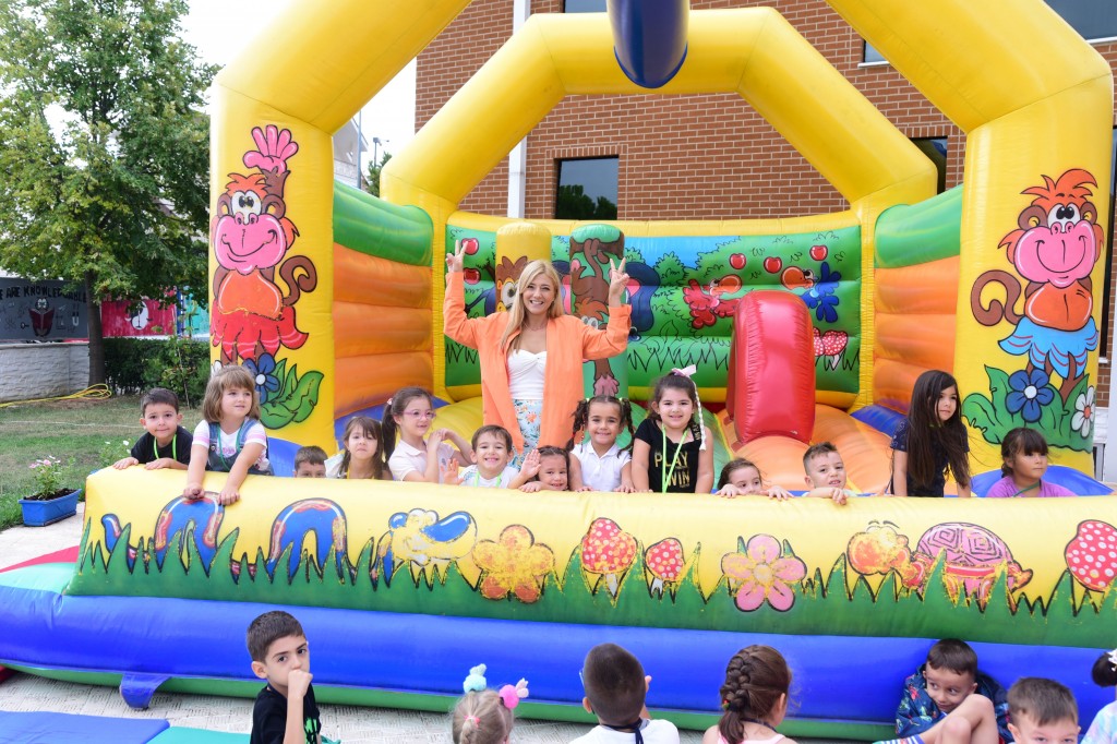 Egeberk'te ders zili çaldı... Miniklerden okula eğlenceli merhaba