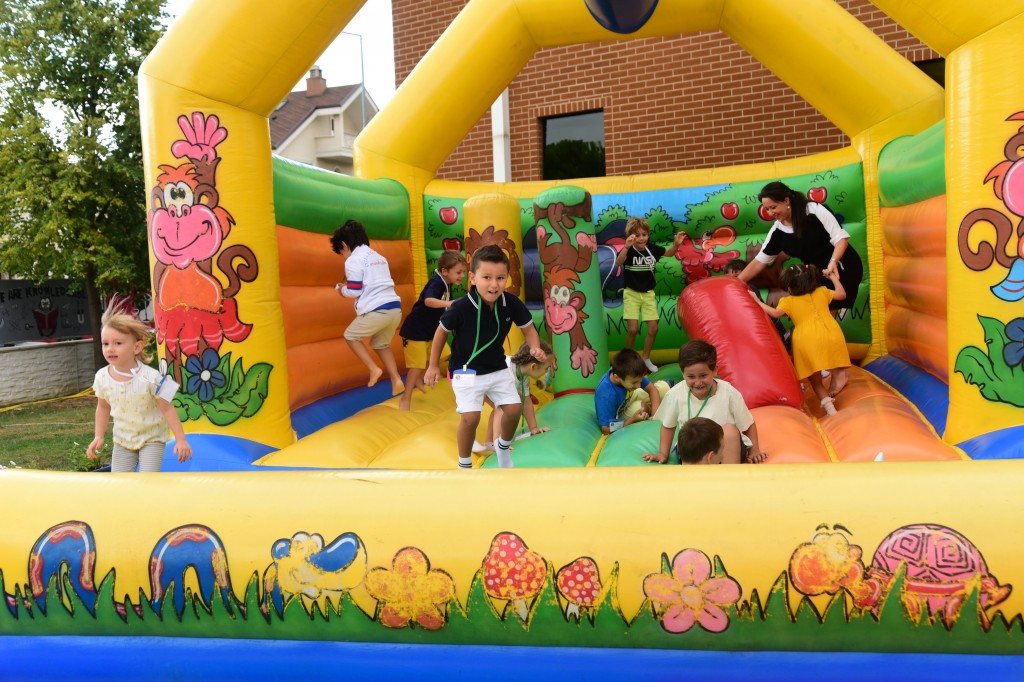 Egeberk'te ders zili çaldı... Miniklerden okula eğlenceli merhaba