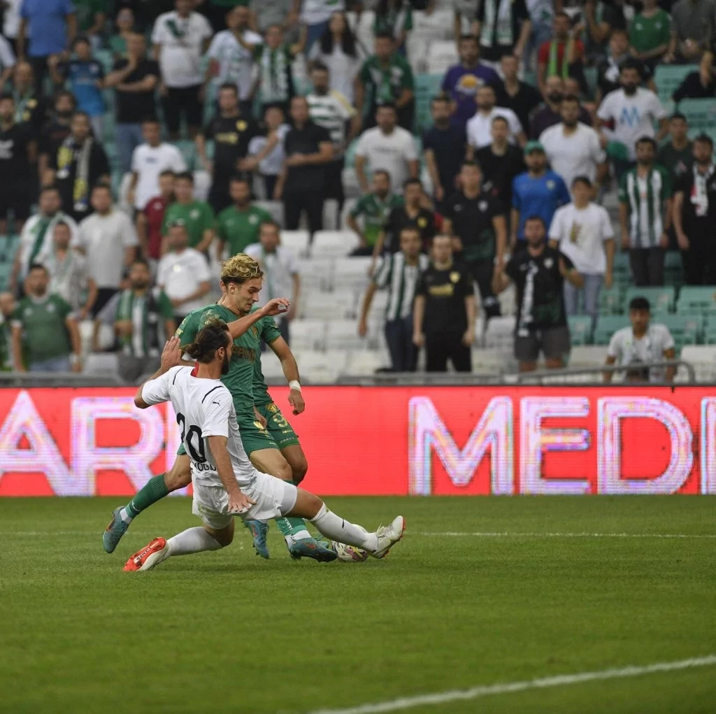 Bursaspor-Batman Petrol Spor maçının fotoğraflı hikayesi