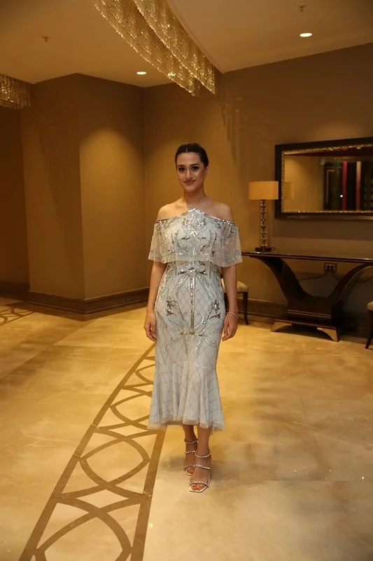 Dokuz şahitli nikah! Balayı Maldivler'de