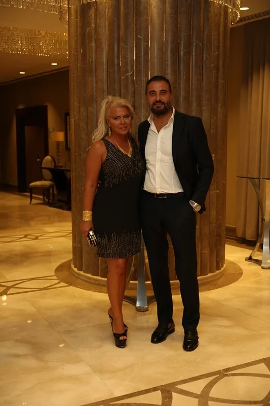 Dokuz şahitli nikah! Balayı Maldivler'de