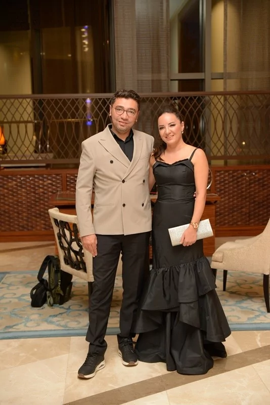 Dokuz şahitli nikah! Balayı Maldivler'de