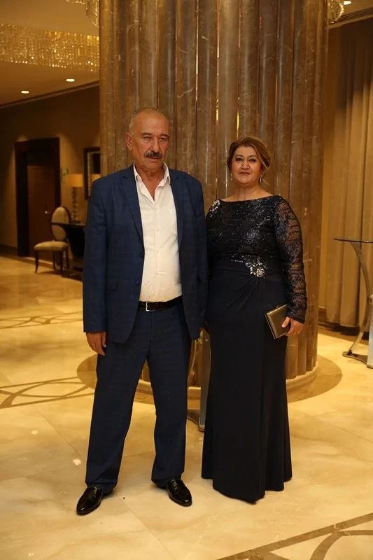 Dokuz şahitli nikah! Balayı Maldivler'de