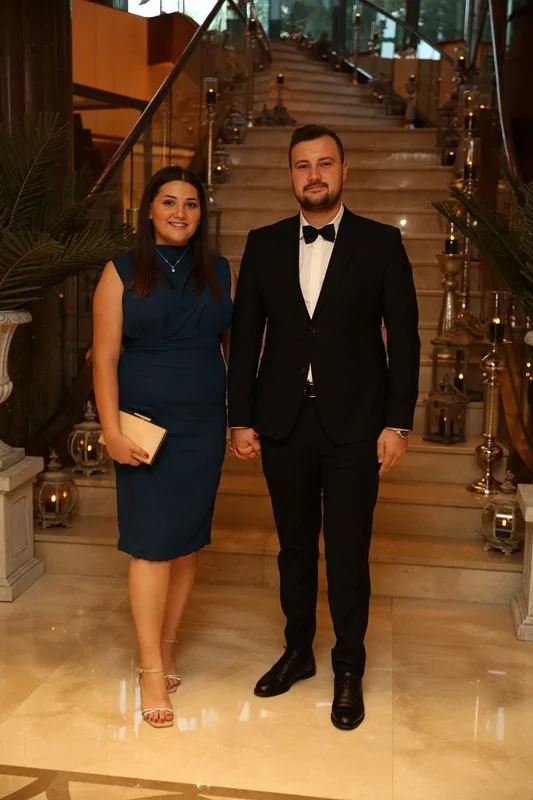 Dokuz şahitli nikah! Balayı Maldivler'de