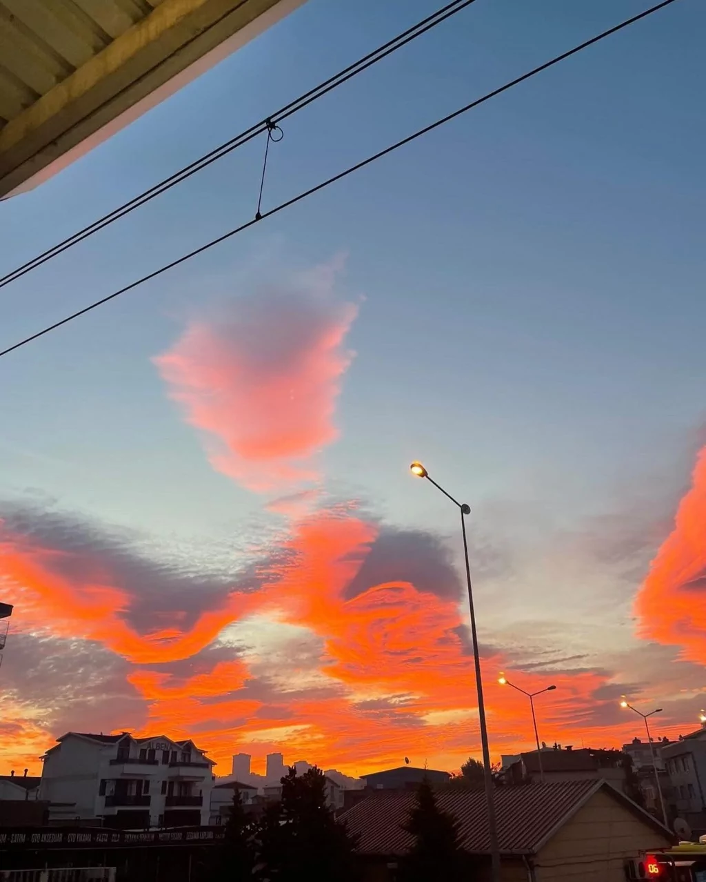 Bursa'da güneşle bulutlar kartpostallık görüntüler oluşturdu