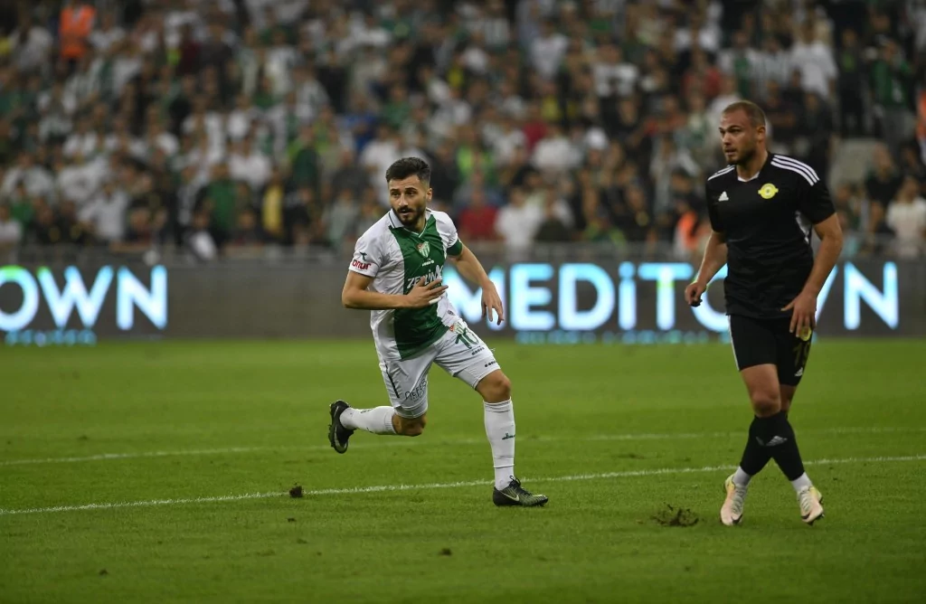 Bursaspor Esenler Erokspor maçının fotoğraflı hikayesi