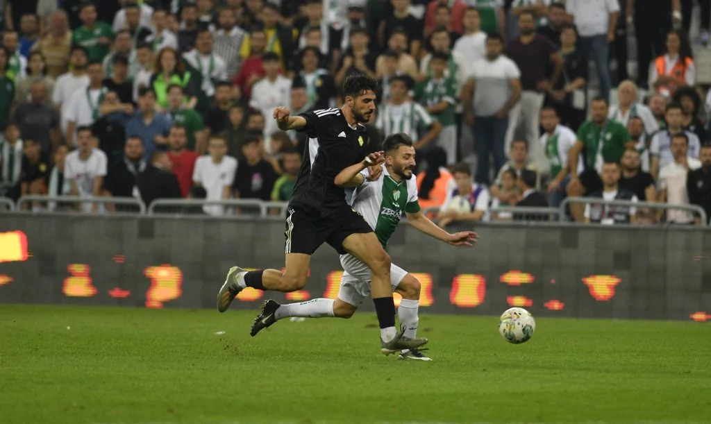 Bursaspor Esenler Erokspor maçının fotoğraflı hikayesi