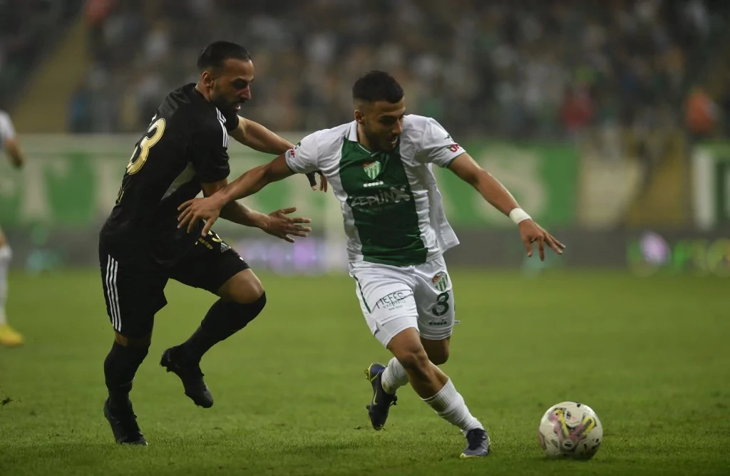 Bursaspor Esenler Erokspor maçının fotoğraflı hikayesi