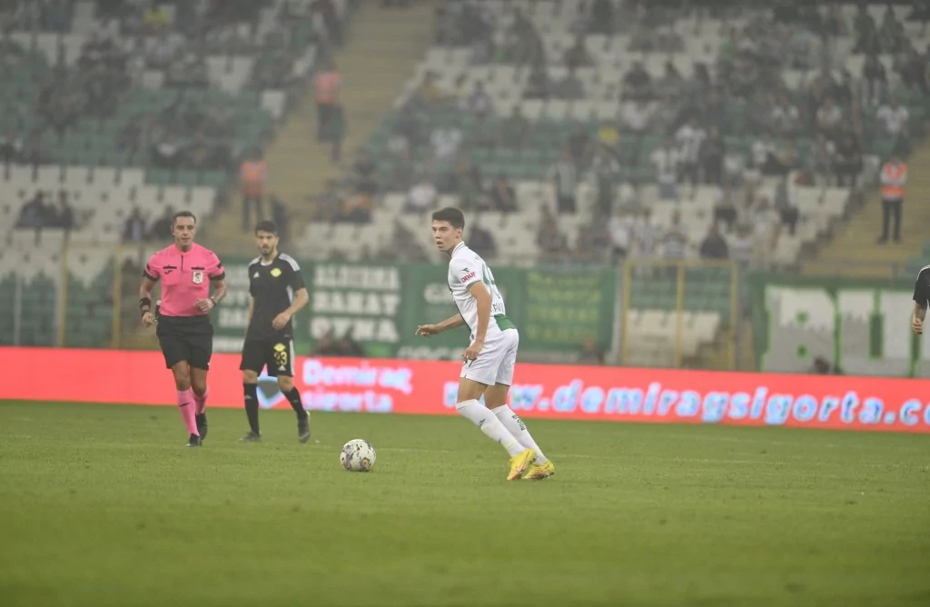 Bursaspor Esenler Erokspor maçının fotoğraflı hikayesi