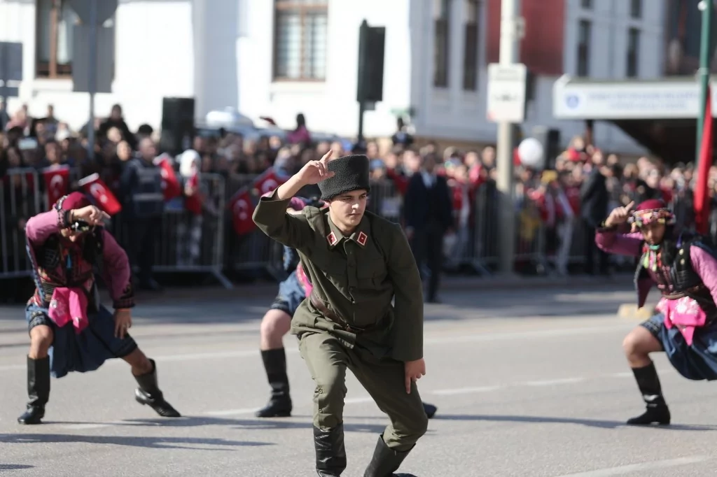 Cumhuriyet'in 99. yılı Bursa'da coşkuyla kutlandı