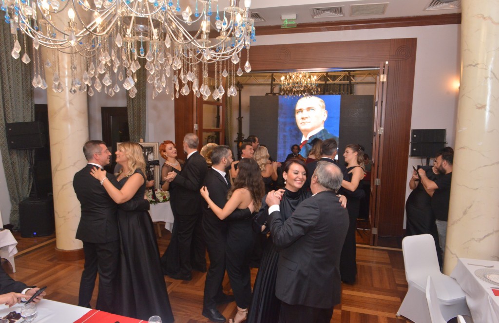 YASAV'dan Cumhuriyet'in 99. yılına görkemli kutlama