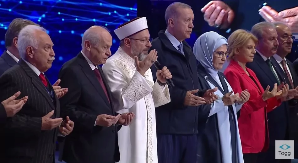 Bursa'da 60 yıllık hayal gerçek oldu! Togg'un ilk aracı banttan indi