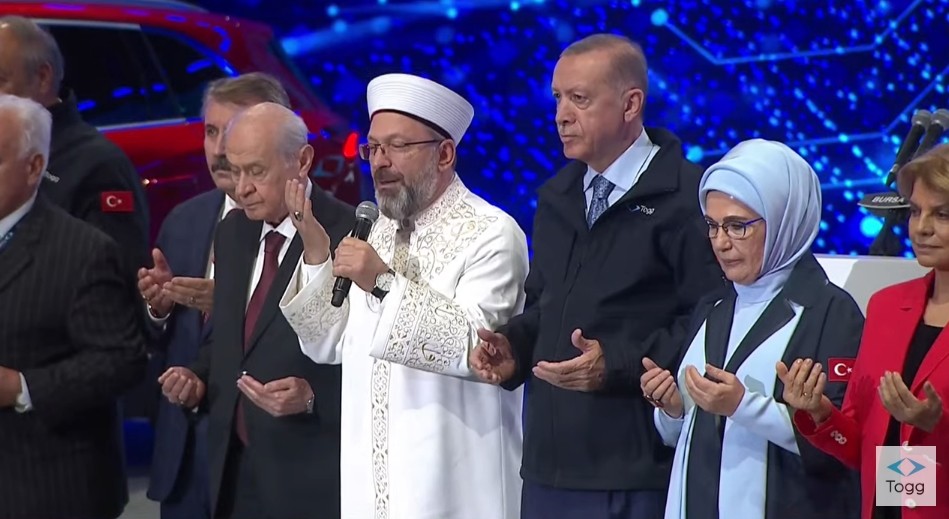 Bursa'da 60 yıllık hayal gerçek oldu! Togg'un ilk aracı banttan indi