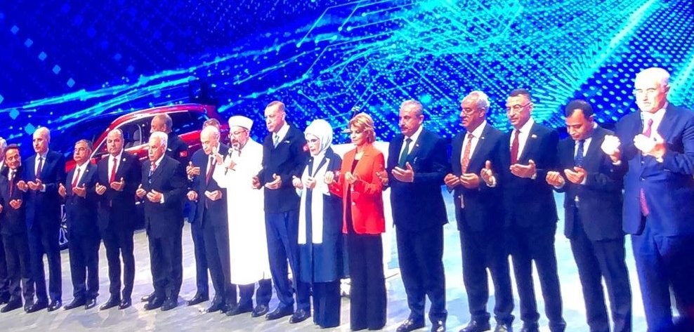 Bursa'da 60 yıllık hayal gerçek oldu! Togg'un ilk aracı banttan indi