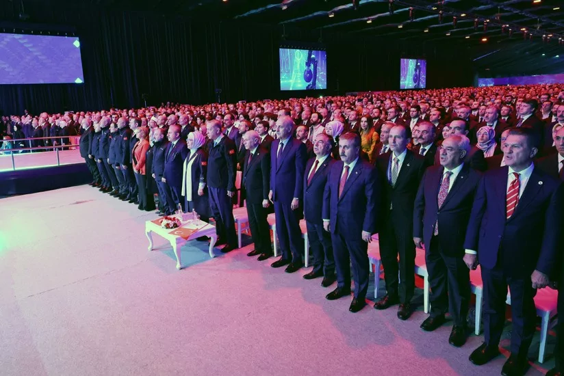 Bursa'da 60 yıllık hayal gerçek oldu! Togg'un ilk aracı banttan indi