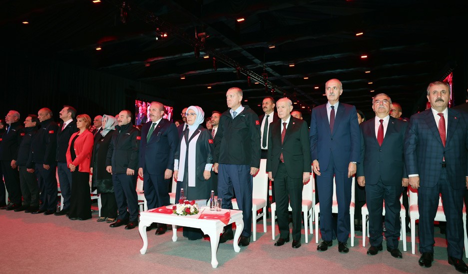 Bursa'da 60 yıllık hayal gerçek oldu! Togg'un ilk aracı banttan indi