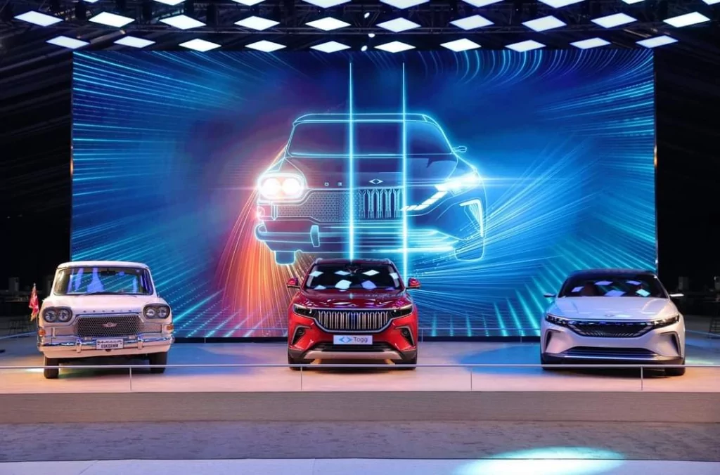 Bursa'da 60 yıllık hayal gerçek oldu! Togg'un ilk aracı banttan indi