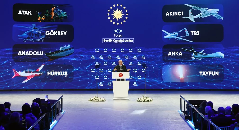 Bursa'da 60 yıllık hayal gerçek oldu! Togg'un ilk aracı banttan indi