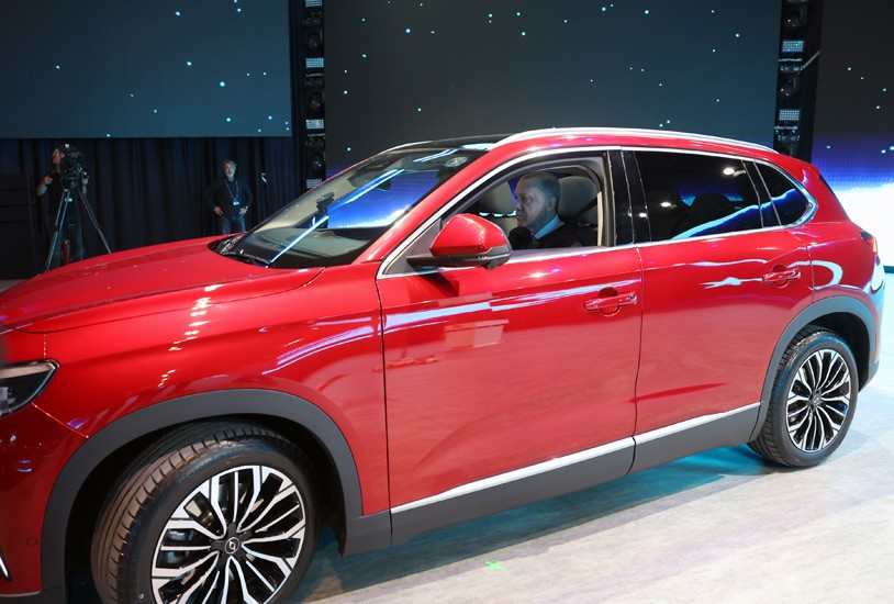 Bursa'da 60 yıllık hayal gerçek oldu! Togg'un ilk aracı banttan indi