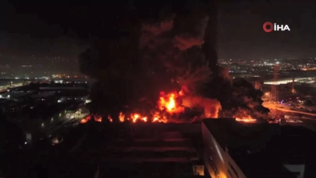 Bursa'daki tekstil fabrikası alevlere teslim! İşte olay yerinden ilk fotoğraflar