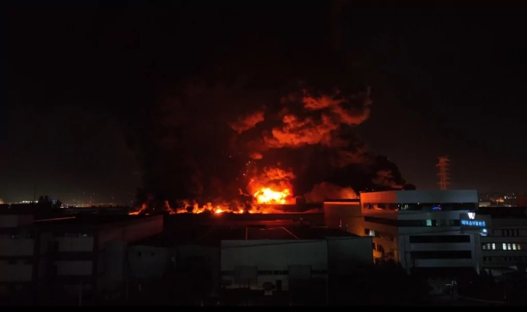 Bursa'daki tekstil fabrikası alevlere teslim! İşte olay yerinden ilk fotoğraflar
