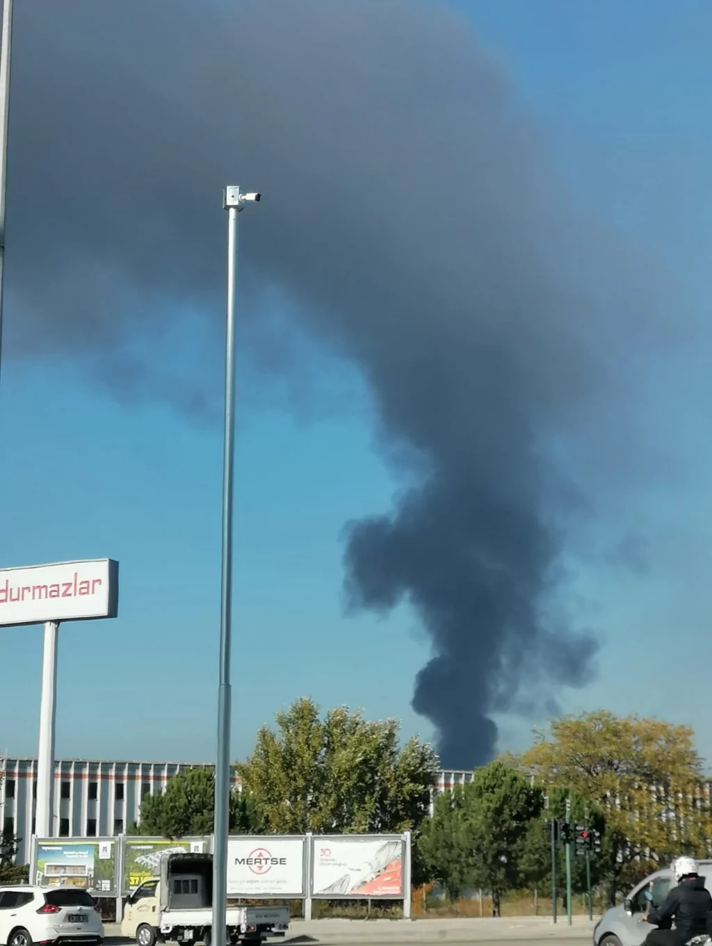 Bursa'daki tekstil fabrikası alevlere teslim! İşte olay yerinden ilk fotoğraflar