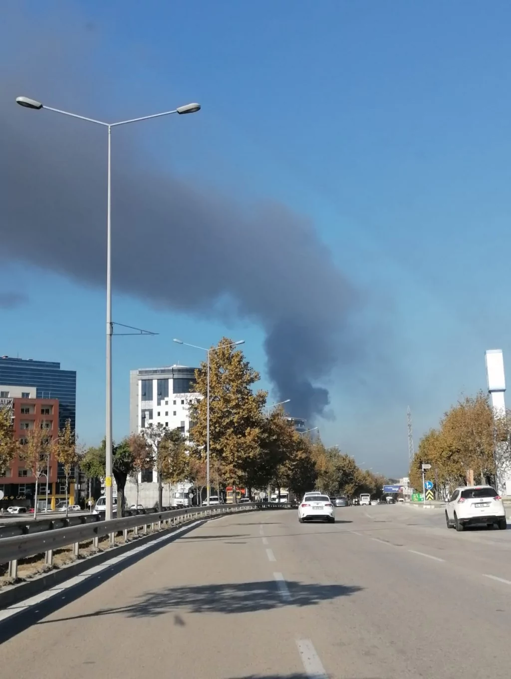 Bursa'daki tekstil fabrikası alevlere teslim! İşte olay yerinden ilk fotoğraflar