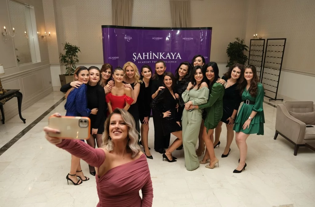 Öğretmenler Günü'nde Görkemli Kutlama