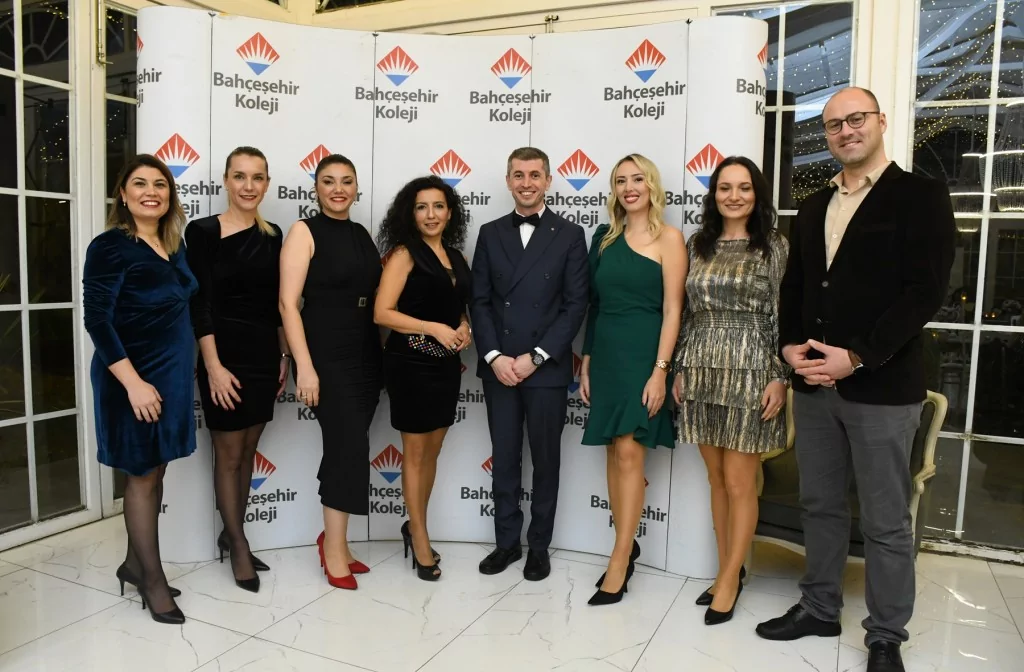 Bahçeşehir Bademli Kampüsü'nde coşkulu öğretmenler günü kutlaması