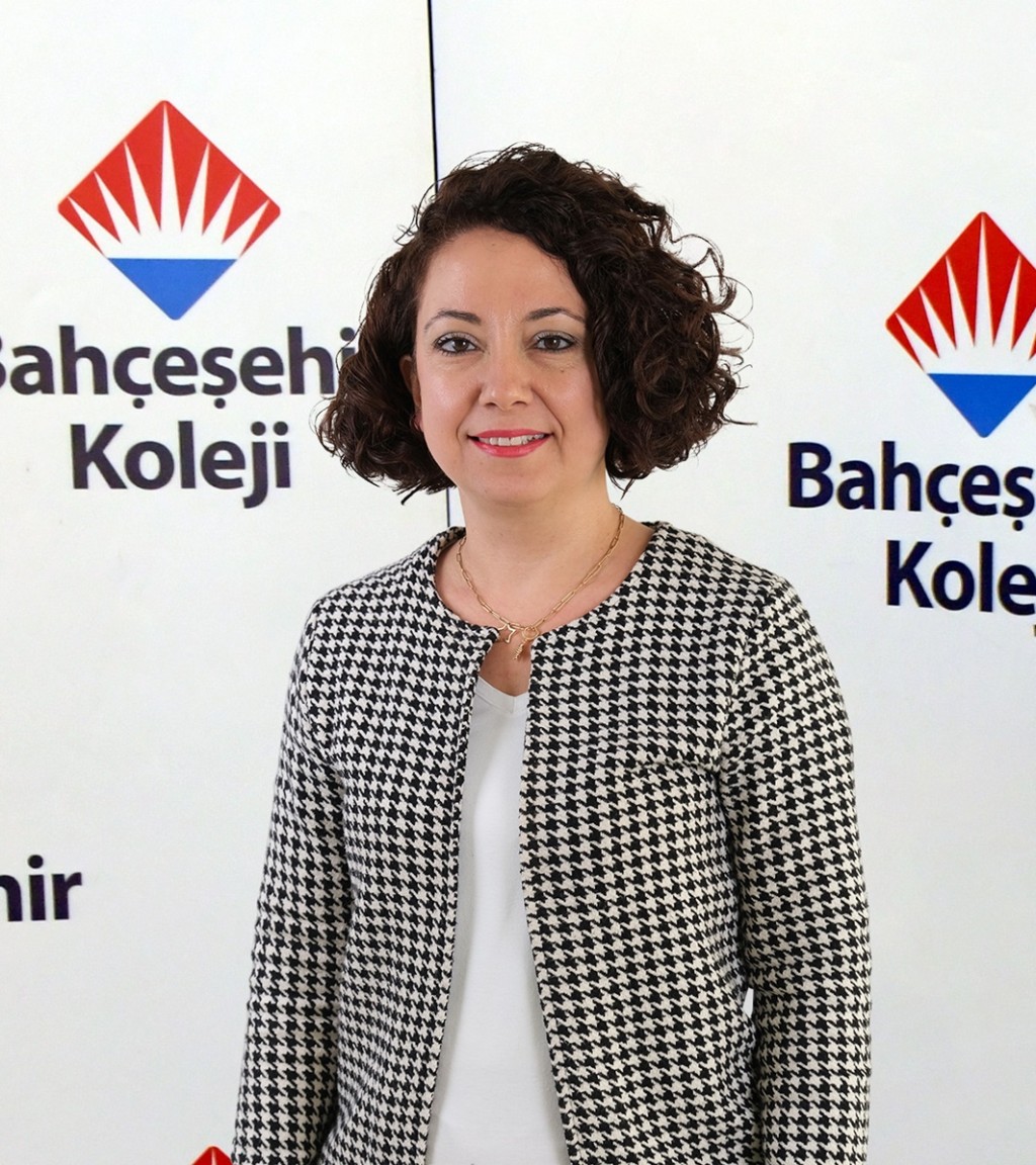 Bahçeşehir Bademli Kampüsü'nde coşkulu öğretmenler günü kutlaması