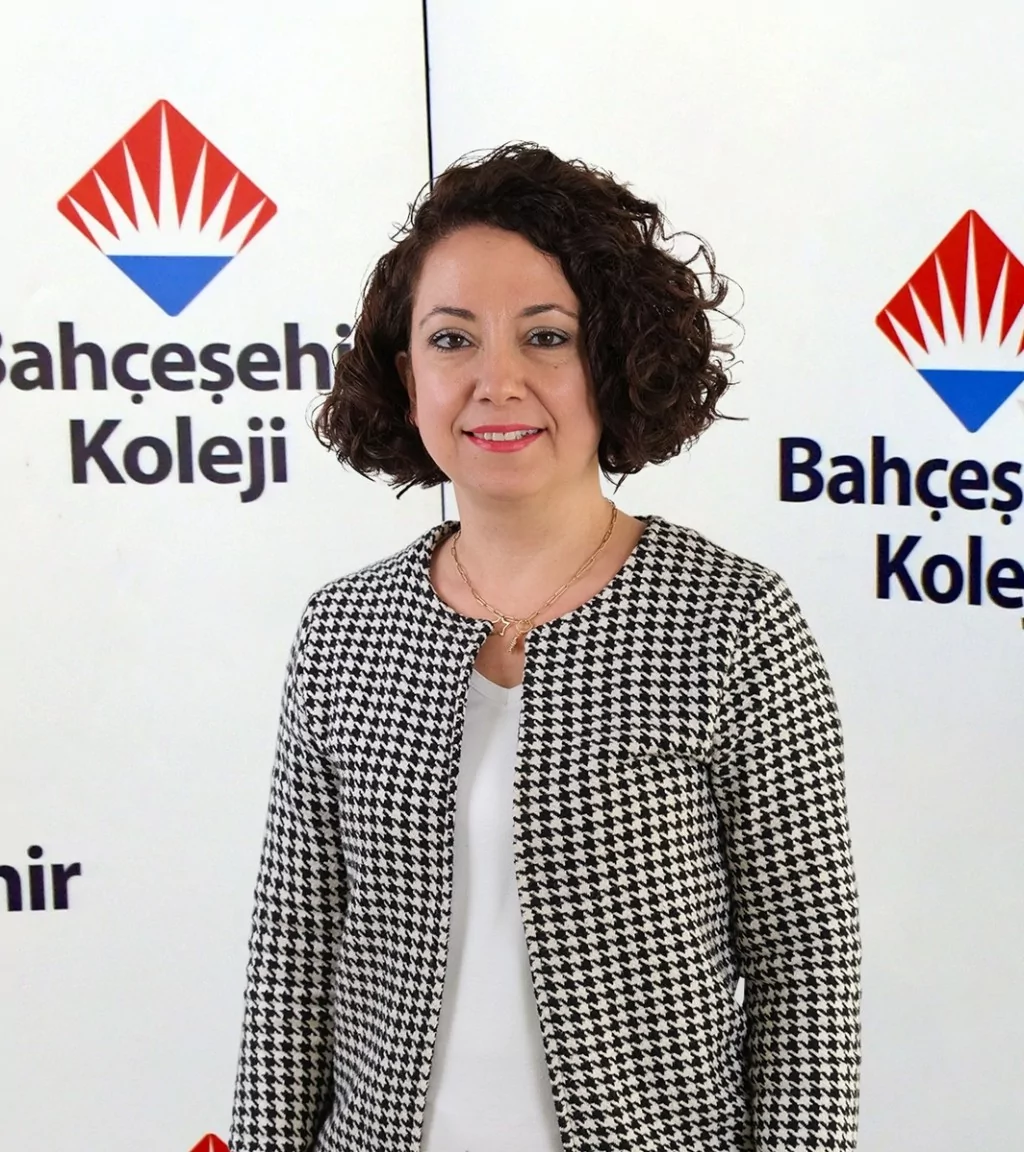 Bahçeşehir Bademli Kampüsü'nde coşkulu öğretmenler günü kutlaması