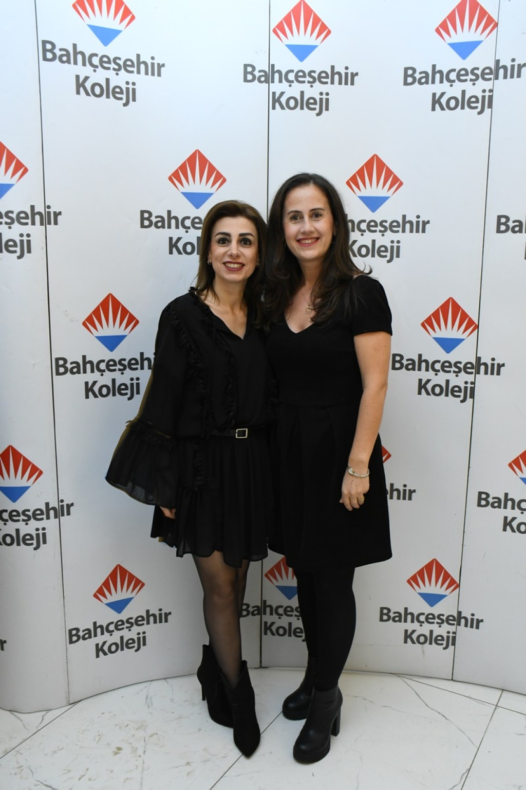 Bahçeşehir Bademli Kampüsü'nde coşkulu öğretmenler günü kutlaması