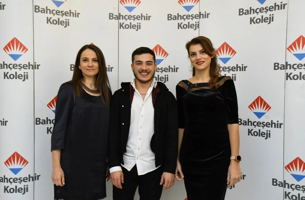 Bahçeşehir Bademli Kampüsü'nde coşkulu öğretmenler günü kutlaması