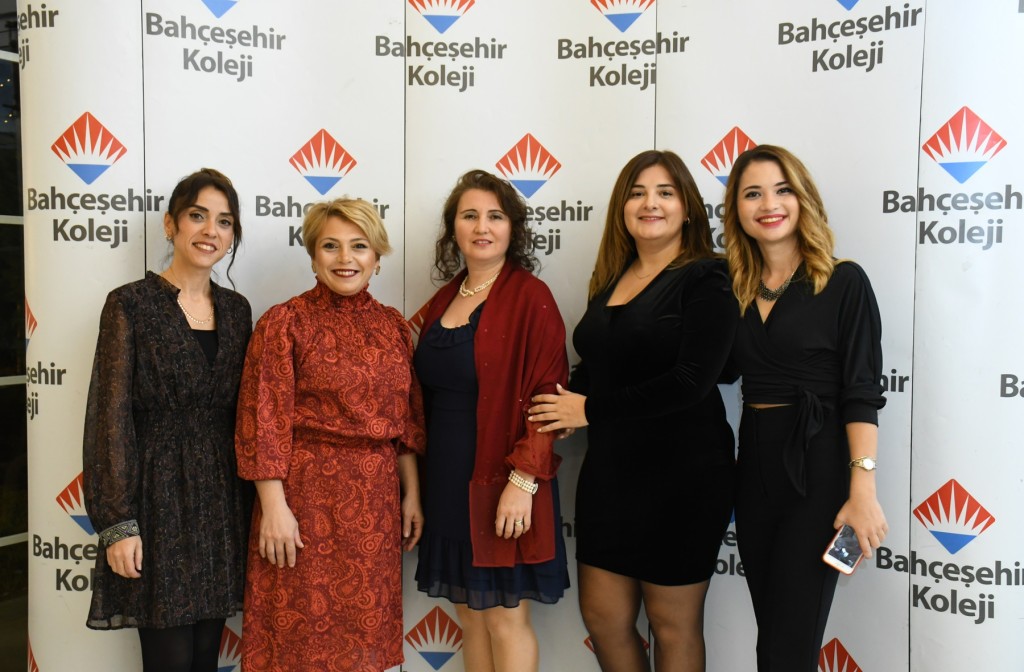 Bahçeşehir Bademli Kampüsü'nde coşkulu öğretmenler günü kutlaması