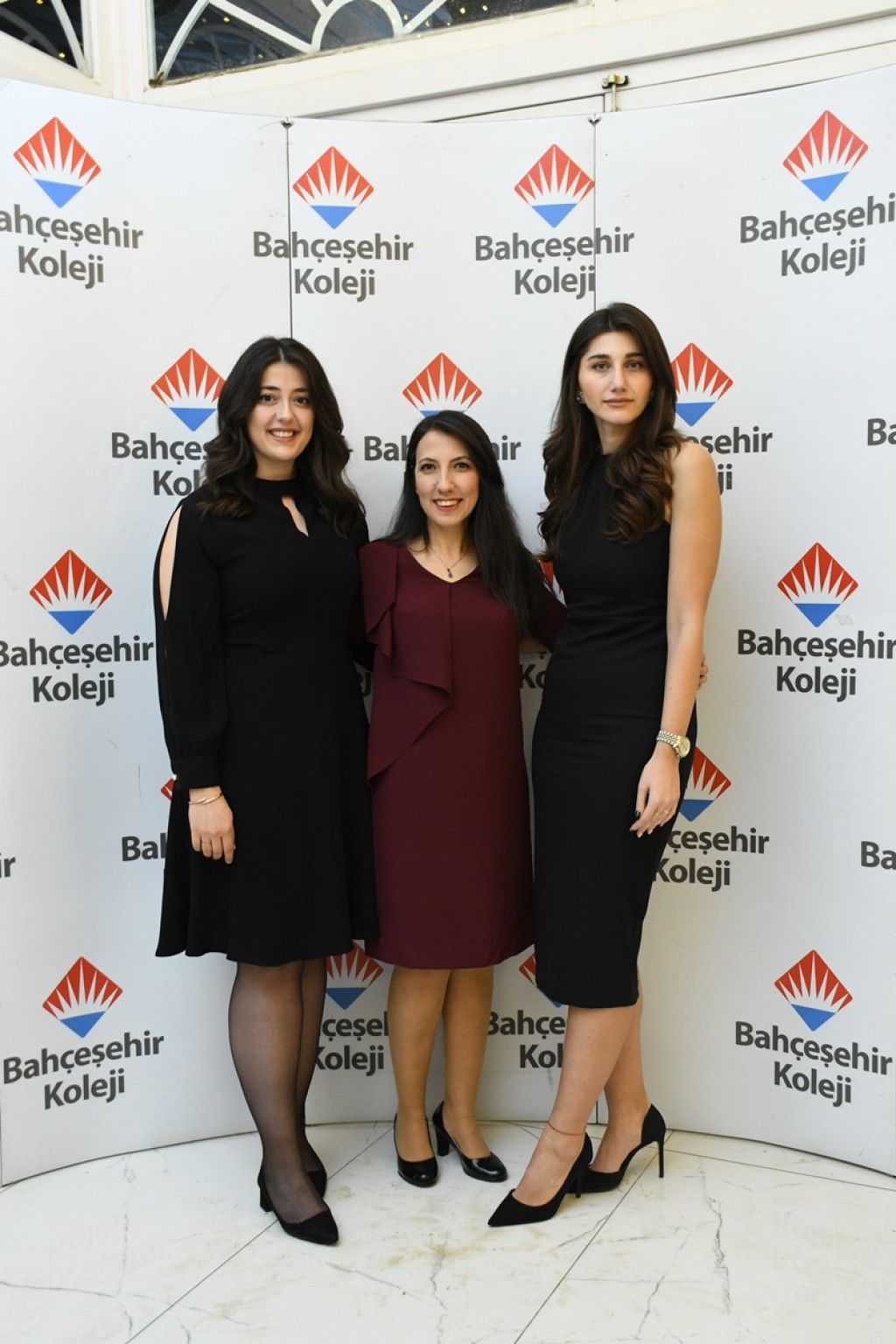 Bahçeşehir Bademli Kampüsü'nde coşkulu öğretmenler günü kutlaması