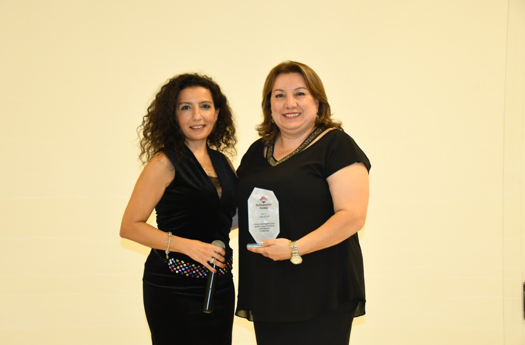 Bahçeşehir Bademli Kampüsü'nde coşkulu öğretmenler günü kutlaması