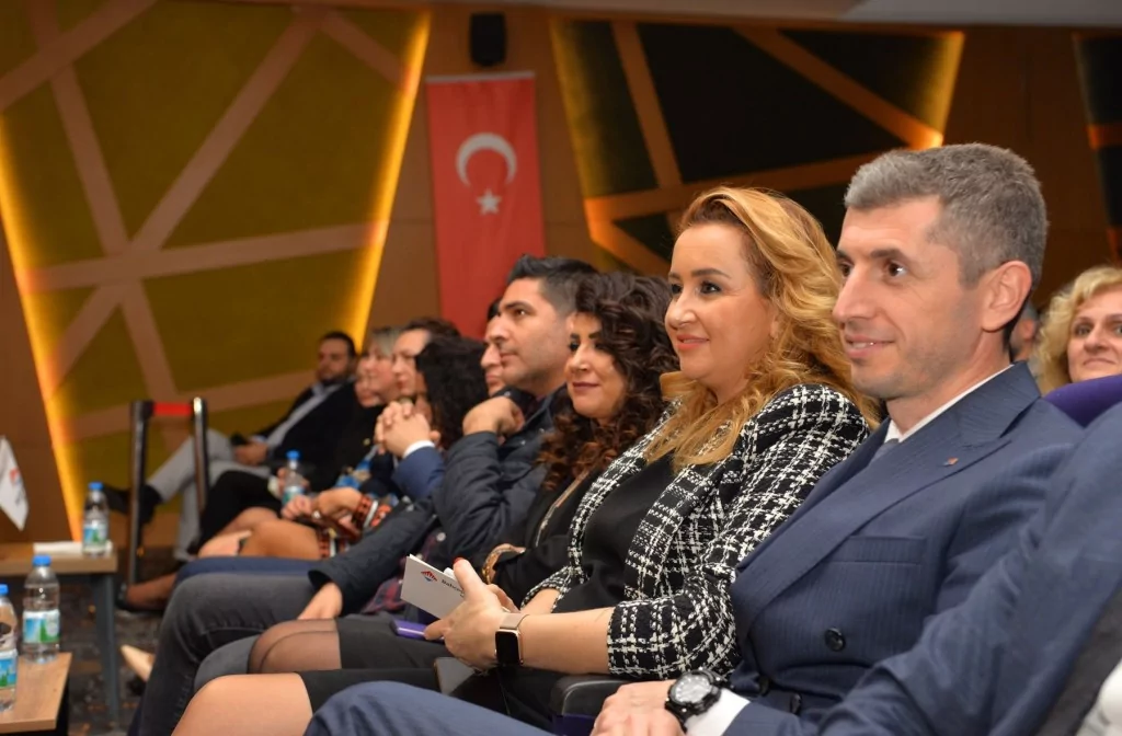 Bahçeşehir Koleji Nilüfer Kampüsü'nde 'Dijital Çağ Nedir?' paneli