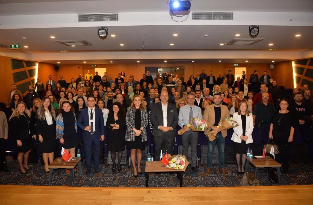 Bahçeşehir Koleji Nilüfer Kampüsü'nde 'Dijital Çağ Nedir?' paneli