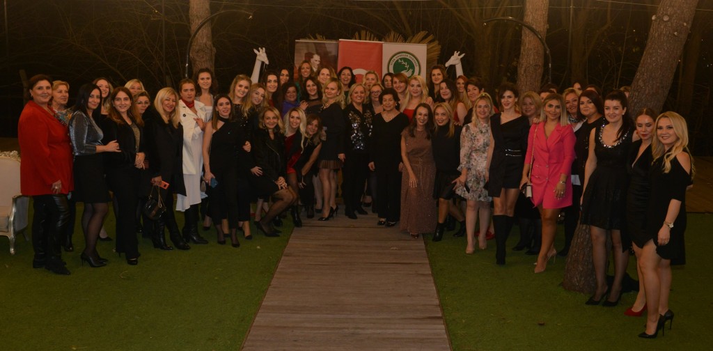 Annelerden 2022'ye renkli veda